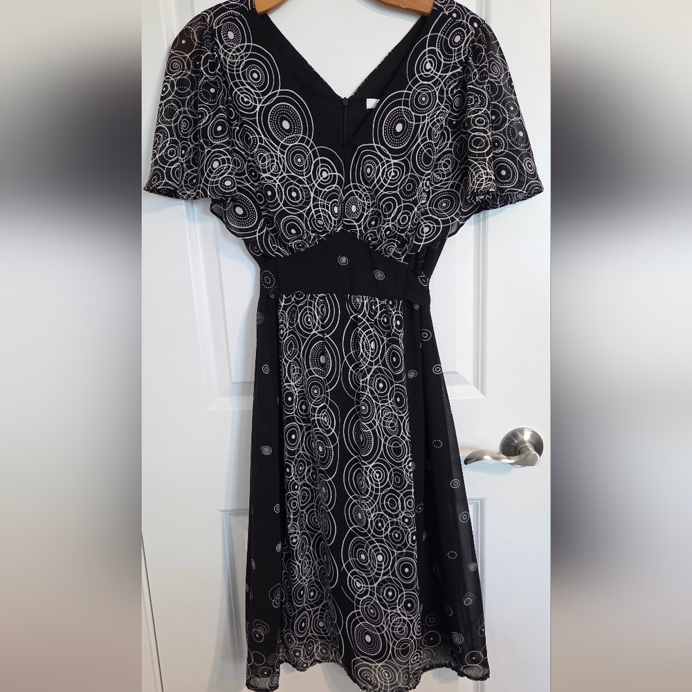 Flowy Black and White Patterned Dress